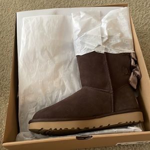 BNWT UGG  Bailey Bow Velvet Ribbon